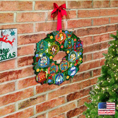 Designocracy Wood Wall Mounted Outdoor Christmas Decoration | Wayfair
